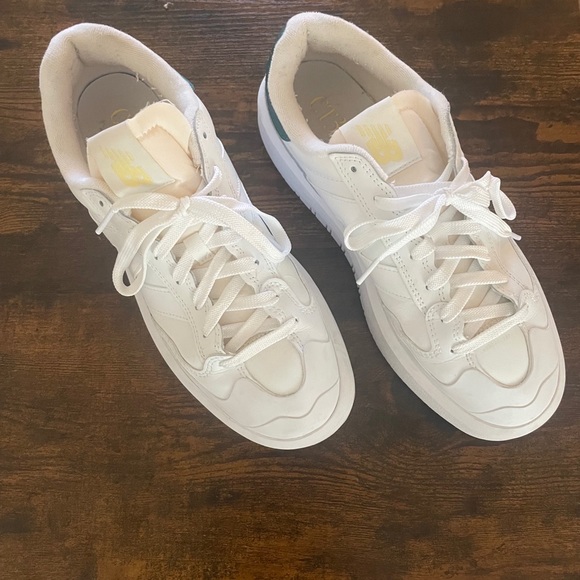 Sneakers - Picture 3 of 4